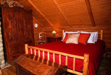 Фото номера Люкс с балконом Отель Hotel Khatky Ruslany г. Ворохта 3