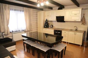 Фото номера Вилла с 3 спальнями Лоджи Sweet Home г. Ворохта 47