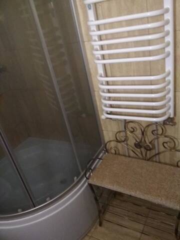 Фото номера Коттедж с 6 спальнями Дома для отпуска Незабутні Карпати г. Ворохта 13