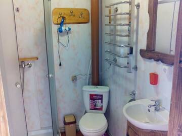 Фото номера Классический трехместный номер Загородные дома Котедж Віадук г. Ворохта 8