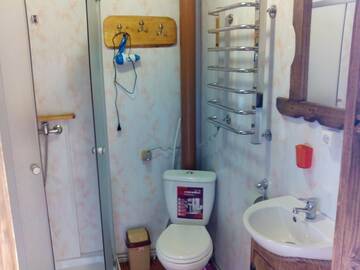 Фото номера Классический трехместный номер Загородные дома Котедж Віадук г. Ворохта 9