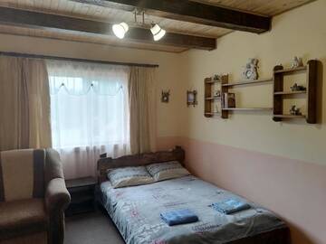 Фото номера Классический трехместный номер Загородные дома Котедж Віадук г. Ворохта 12