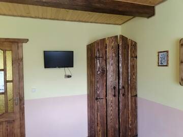 Фото номера Классический трехместный номер Загородные дома Котедж Віадук г. Ворохта 7